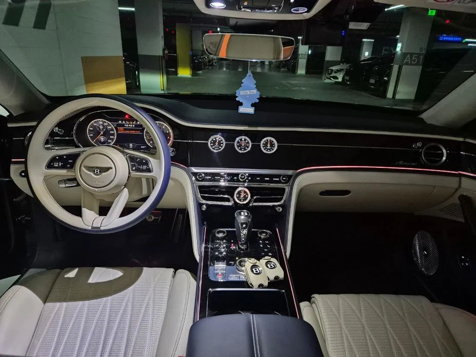 Bentley Flying Spur 2023 из KR, фото 4