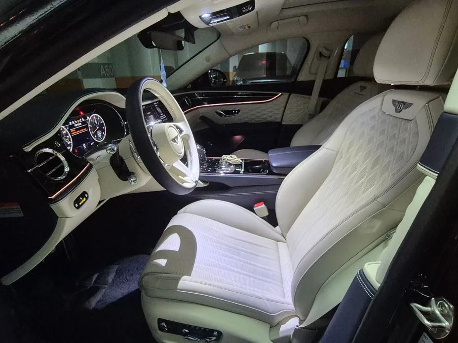 Bentley Flying Spur 2023 из KR, фото 5