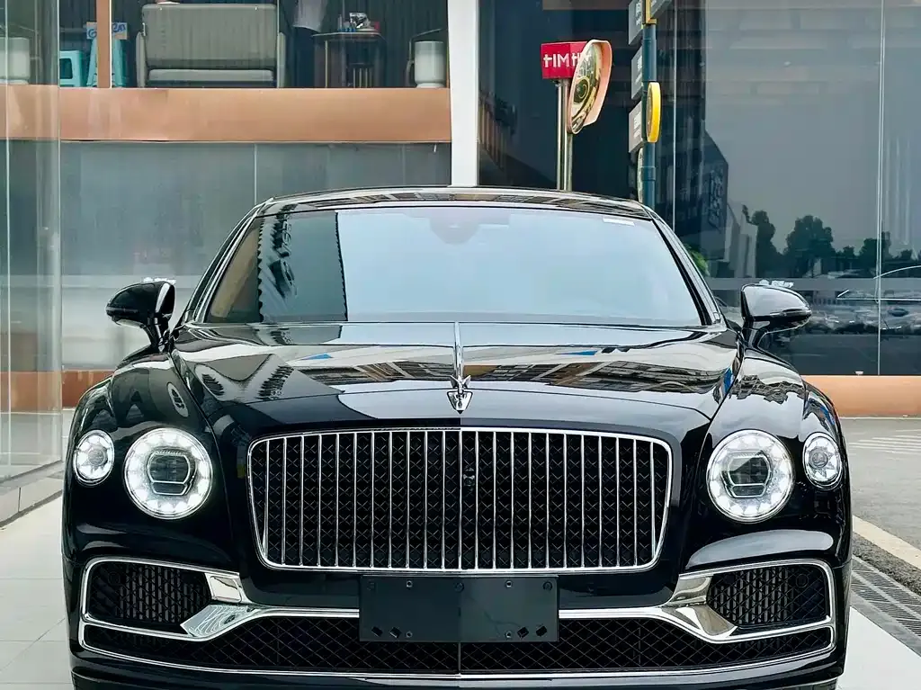Bentley Flying Spur — фото 3