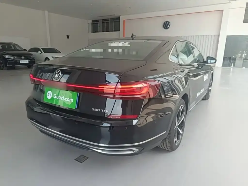 Volkswagen Passat — фото 8