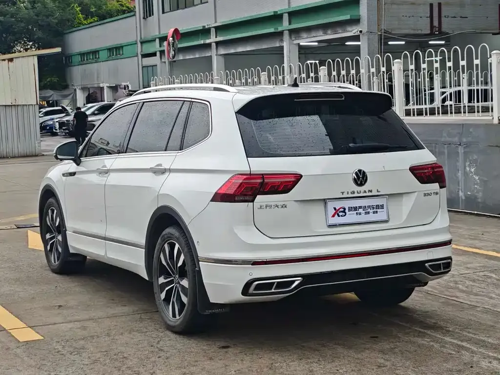 Volkswagen Tiguan L — фото 6