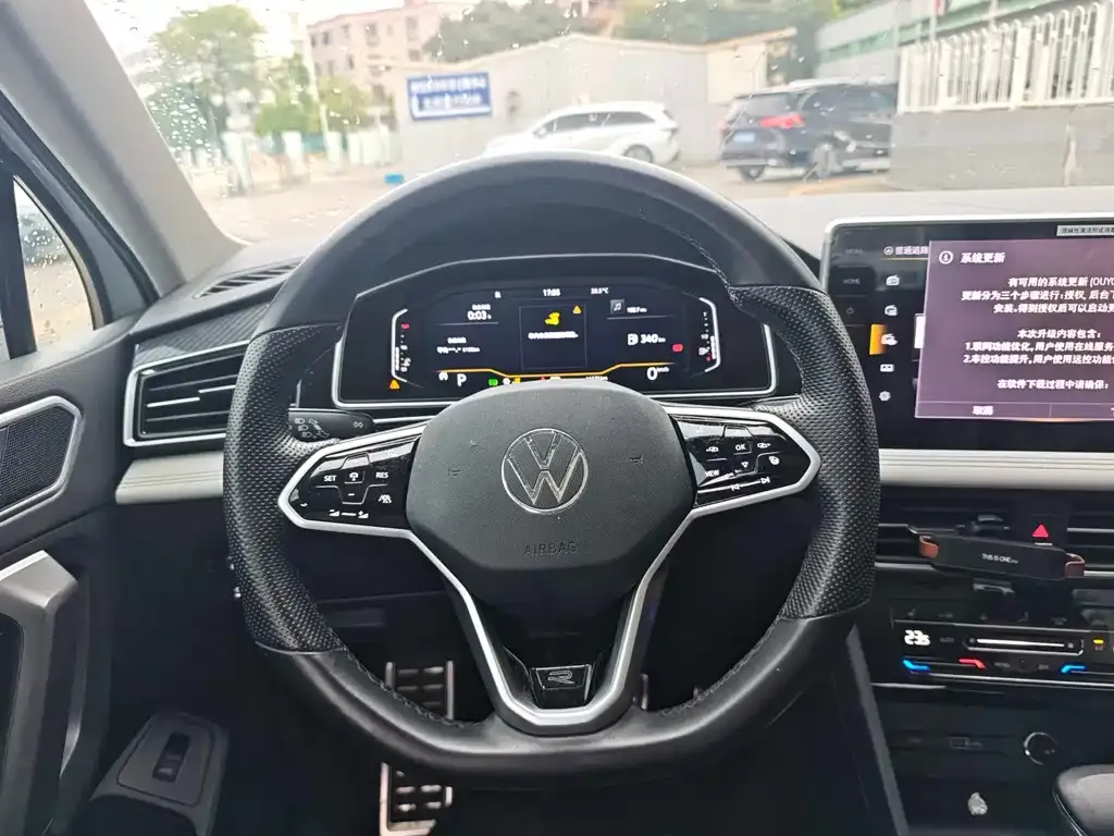 Volkswagen Tiguan L — фото 9