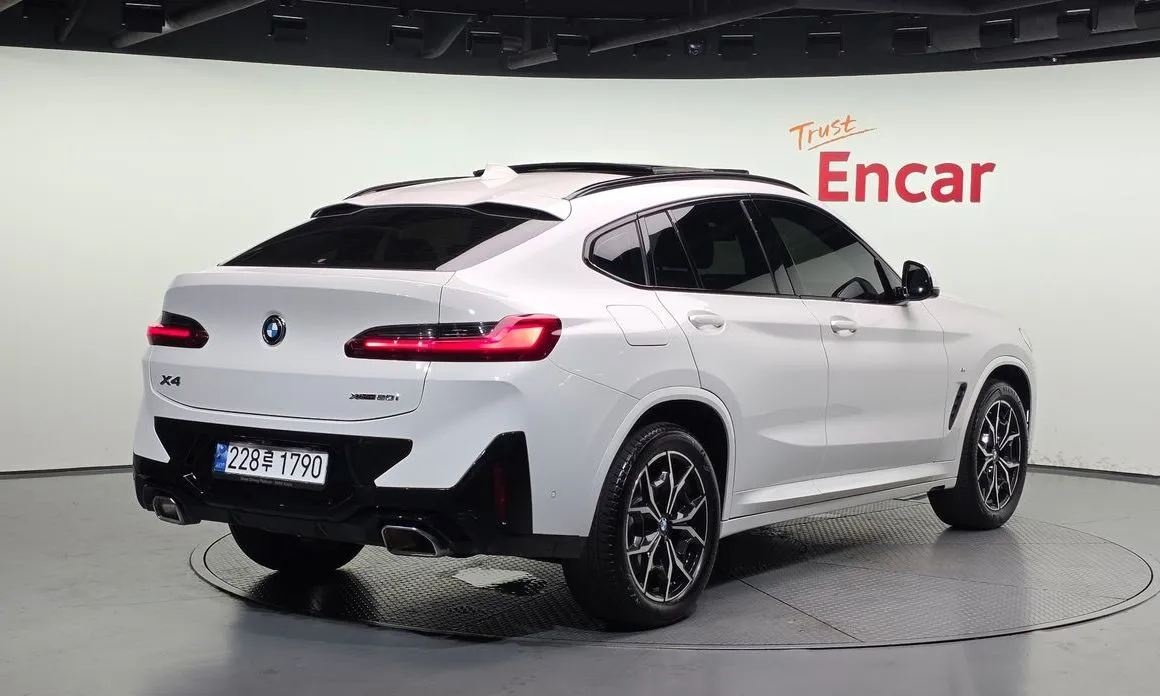 BMW X4 — фото 9