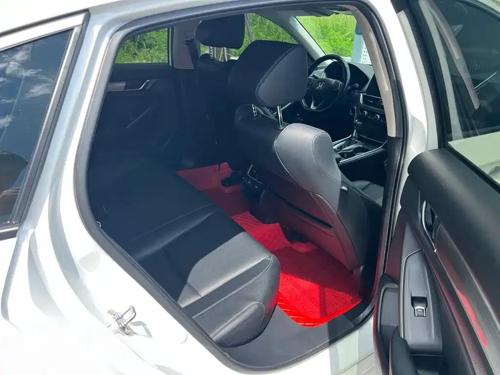Honda Accord — фото 6