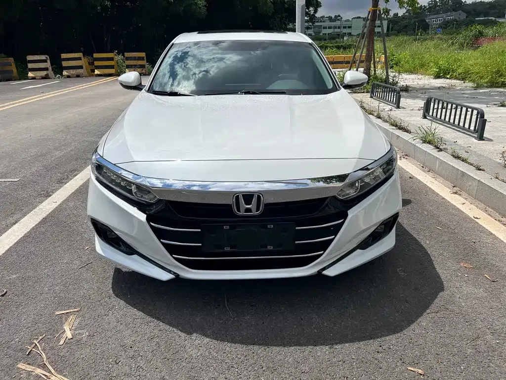 Honda Accord — фото 10