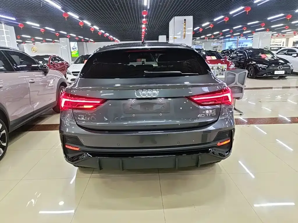 Audi Q3 Sportback — фото 10