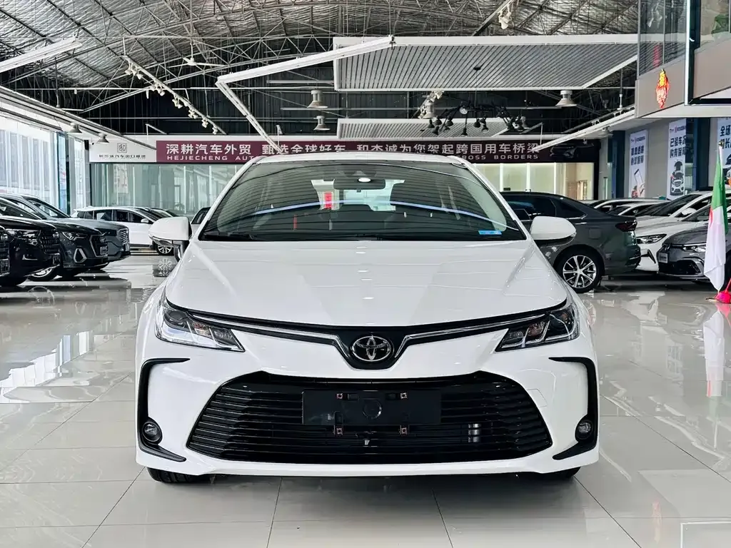 Toyota Corolla — фото 9