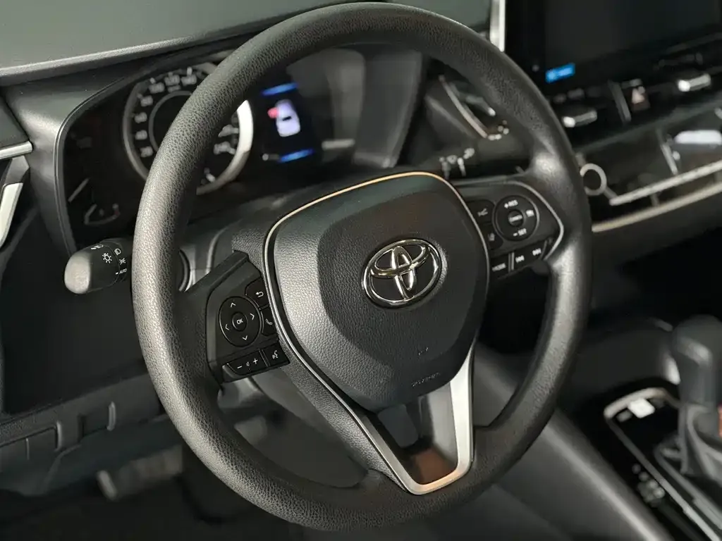 Toyota Corolla — фото 6