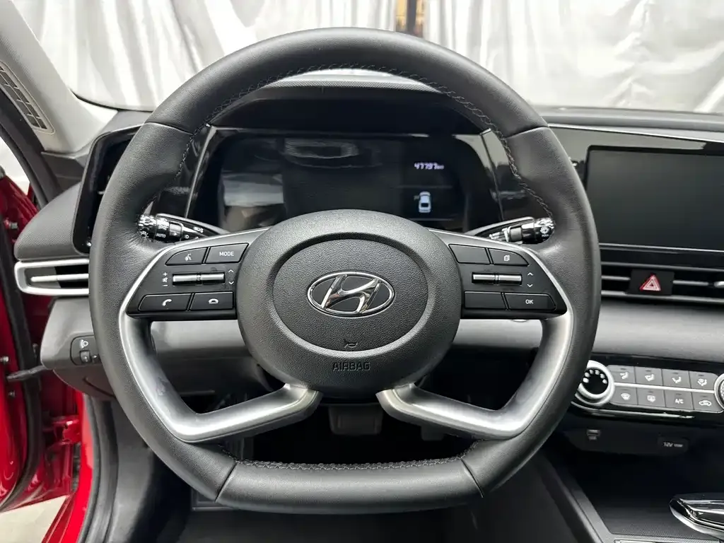 Hyundai Elantra — фото 4