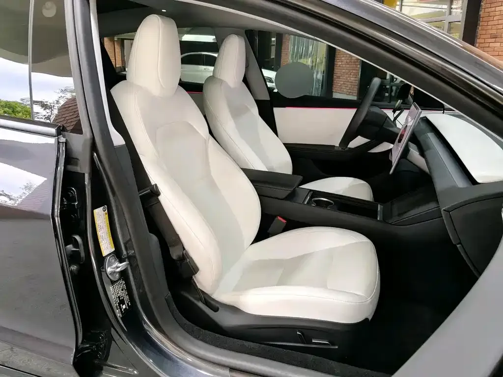 Tesla Model 3 — фото 4