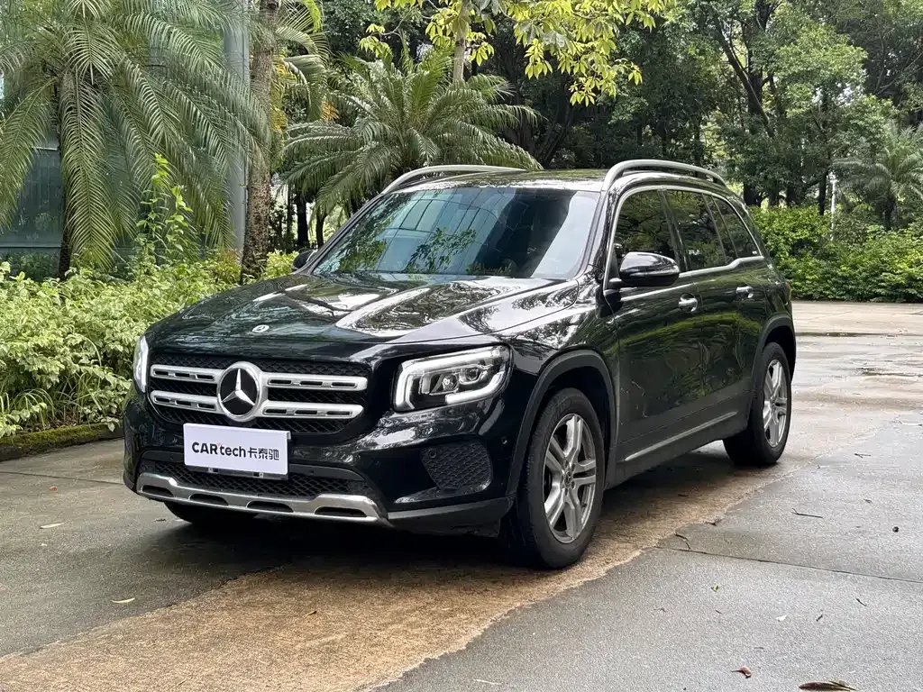 Mercedes-Benz GLB — фото 1