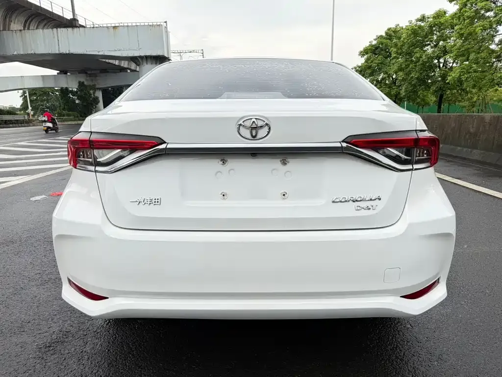 Toyota Corolla — фото 2