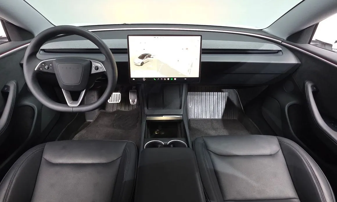 Tesla Model 3 — фото 10