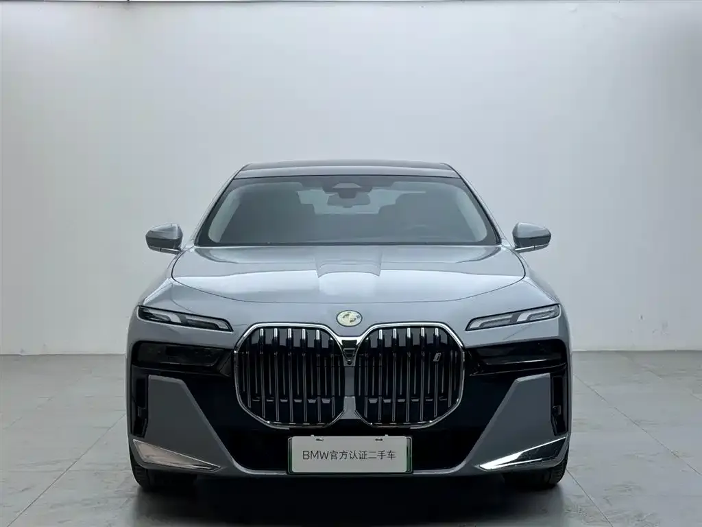 BMW i7 — фото 7