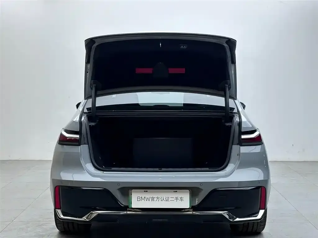 BMW i7 — фото 2