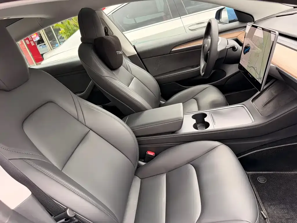 Tesla Model 3 — фото 4