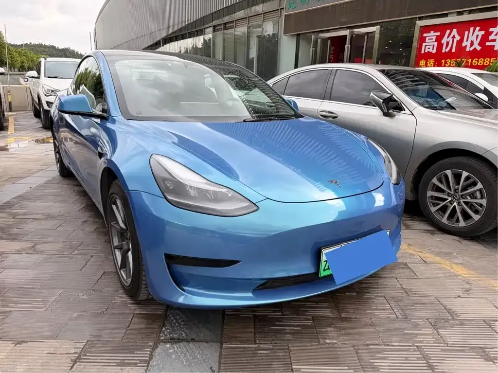 Tesla Model 3 — фото 10