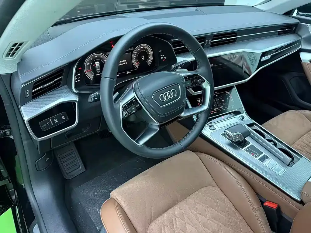 Audi A7L — фото 9