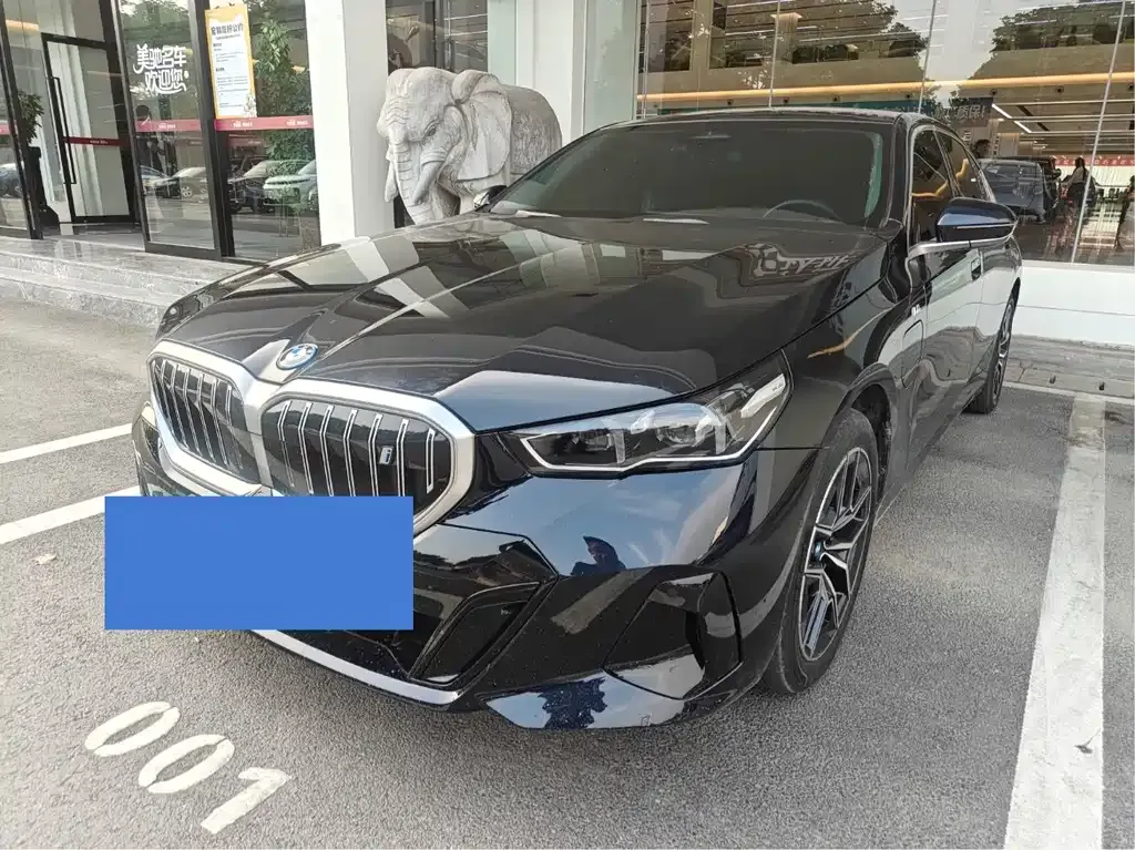 BMW i5 — фото 1