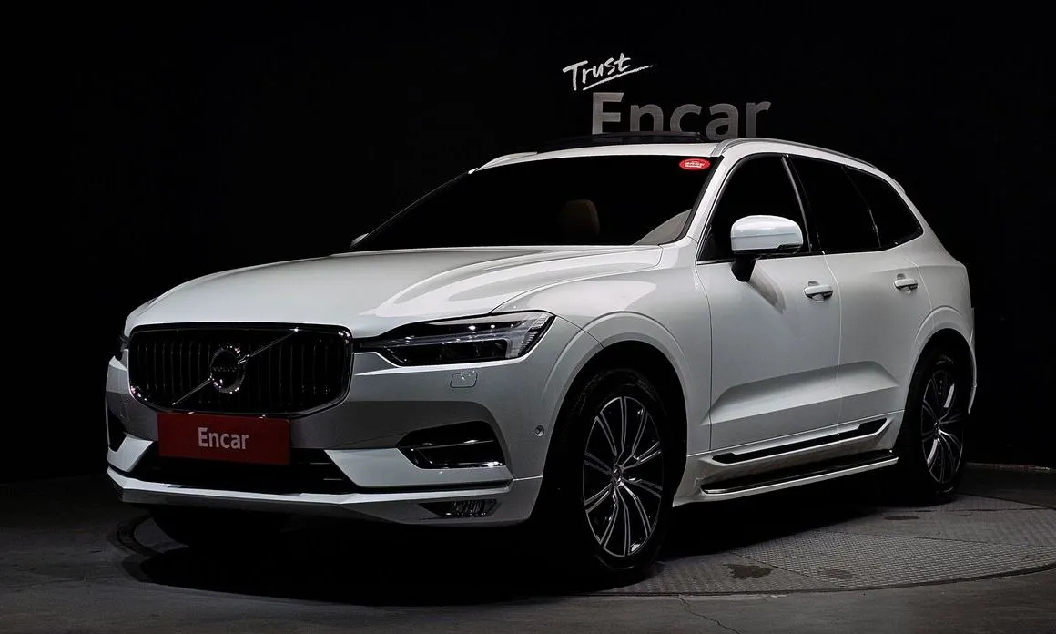 Volvo XC60 — фото 1
