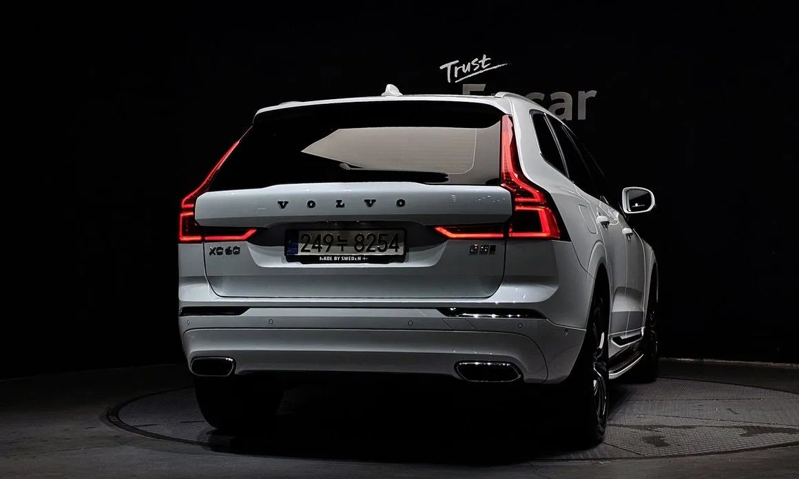 Volvo XC60 — фото 9
