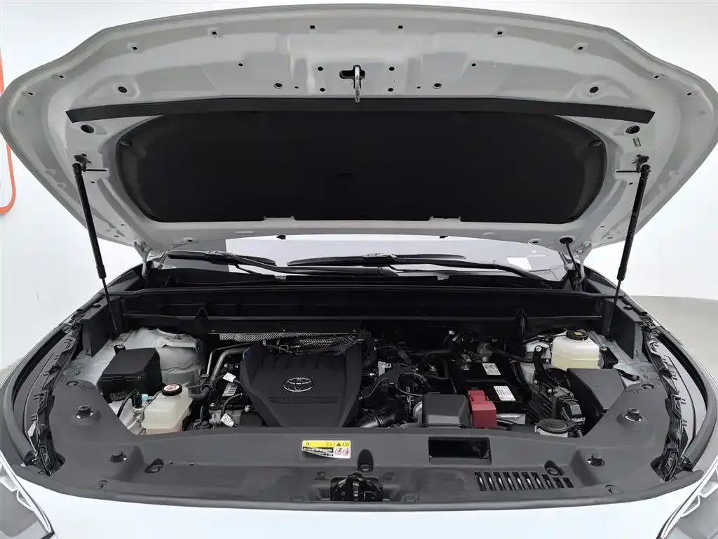 Toyota Crown Kluger 2023 из CN, фото 9