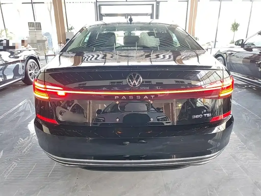 Volkswagen Passat — фото 9
