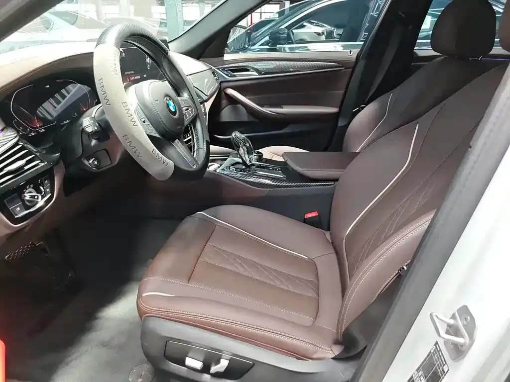 BMW 5 Series — фото 10