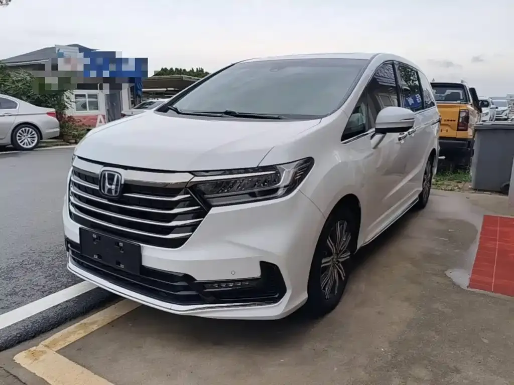 Honda Odyssey — фото 1