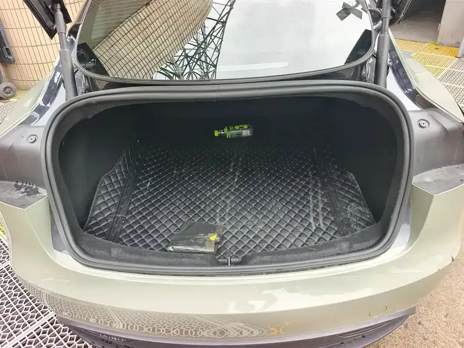 Tesla Model 3 — фото 10