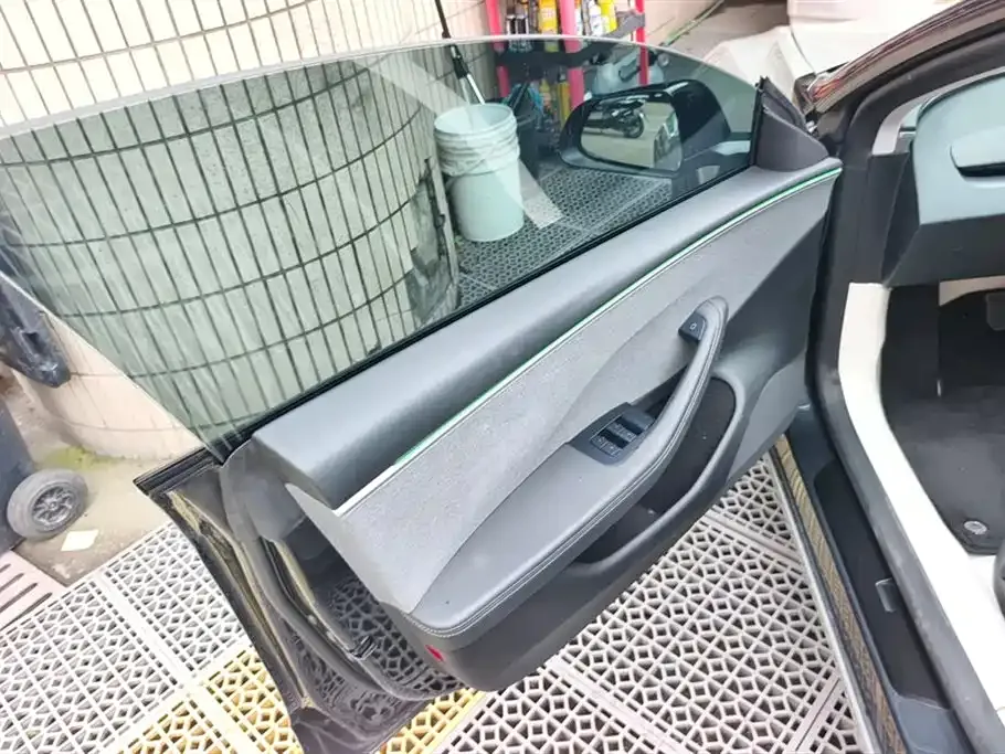 Tesla Model 3 — фото 3