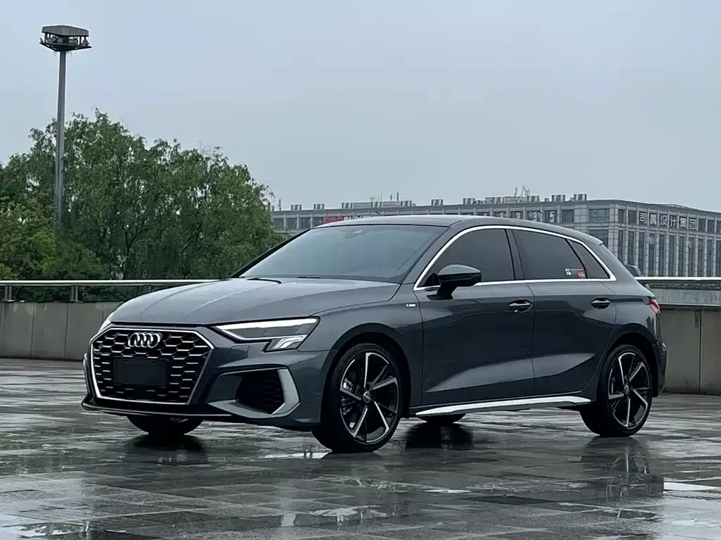 Audi A3 — фото 1