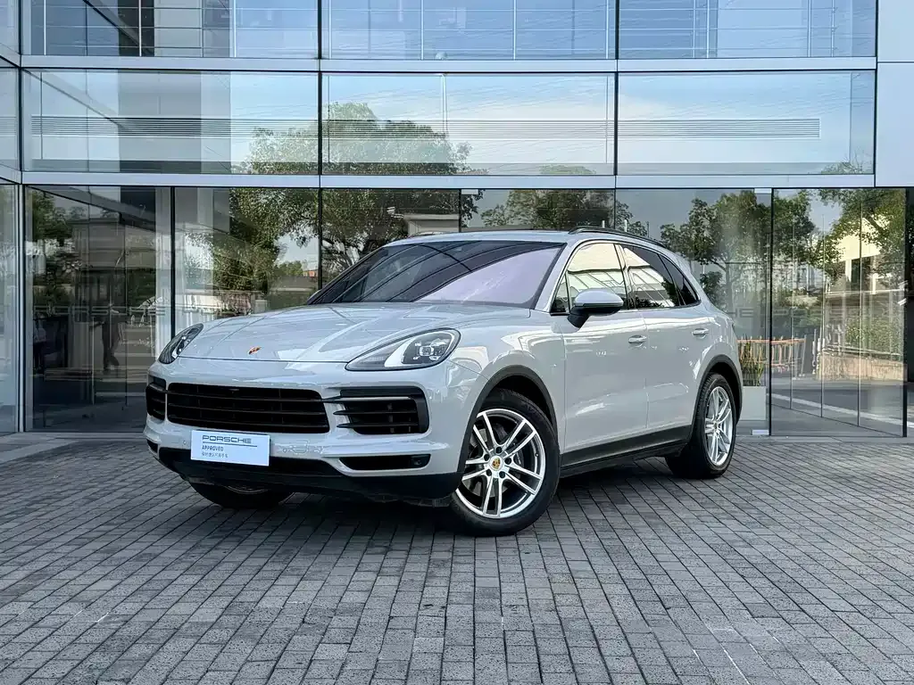 Porsche Cayenne — фото 1