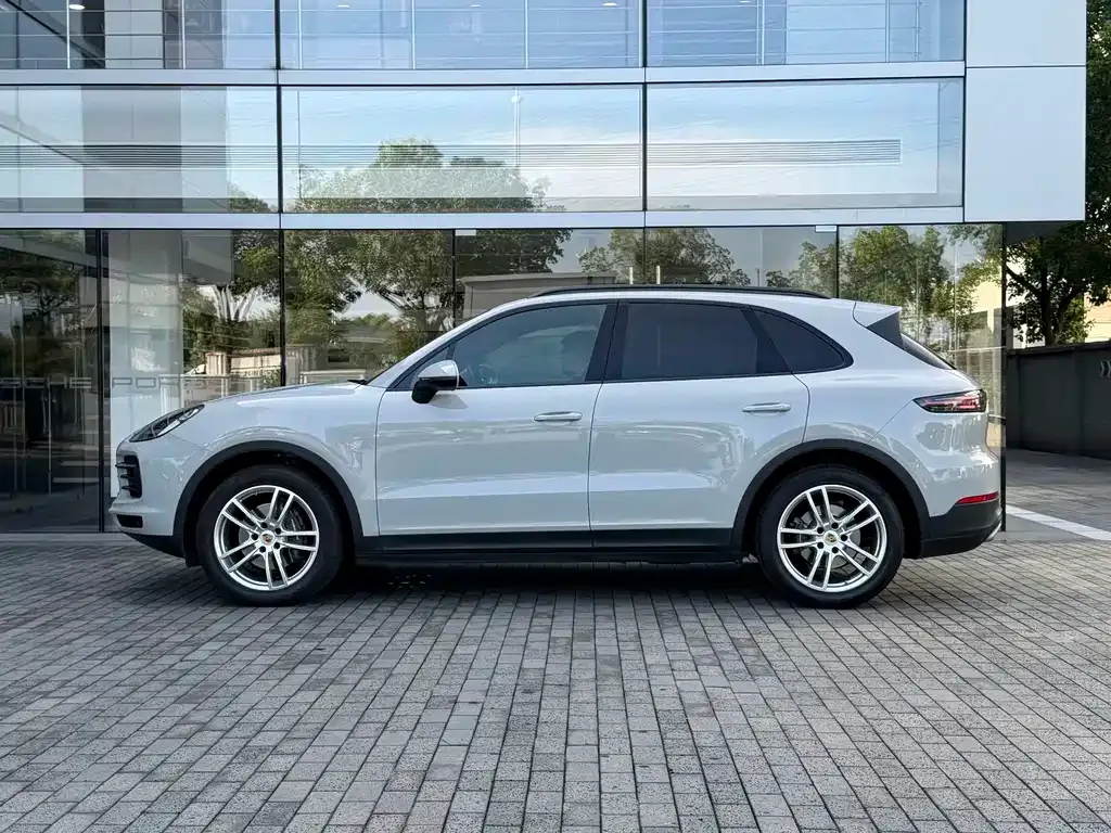 Porsche Cayenne — фото 7