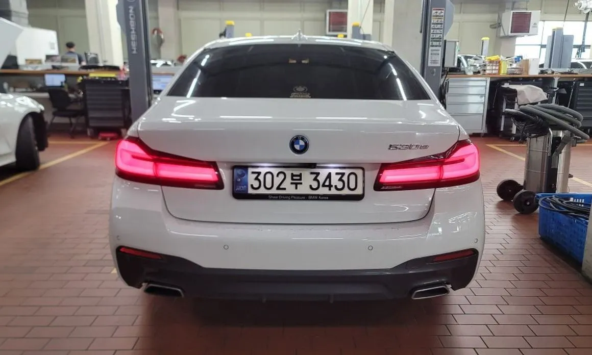 BMW 5-Series 2021 из KR, фото 2