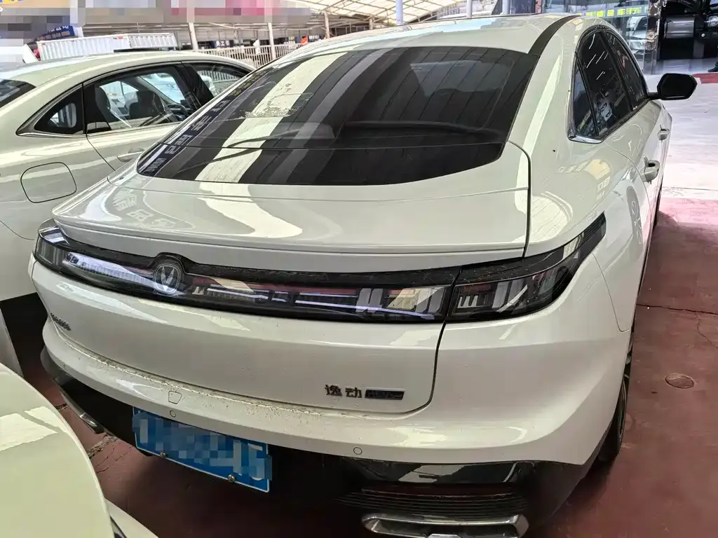 Changan Eado — фото 4