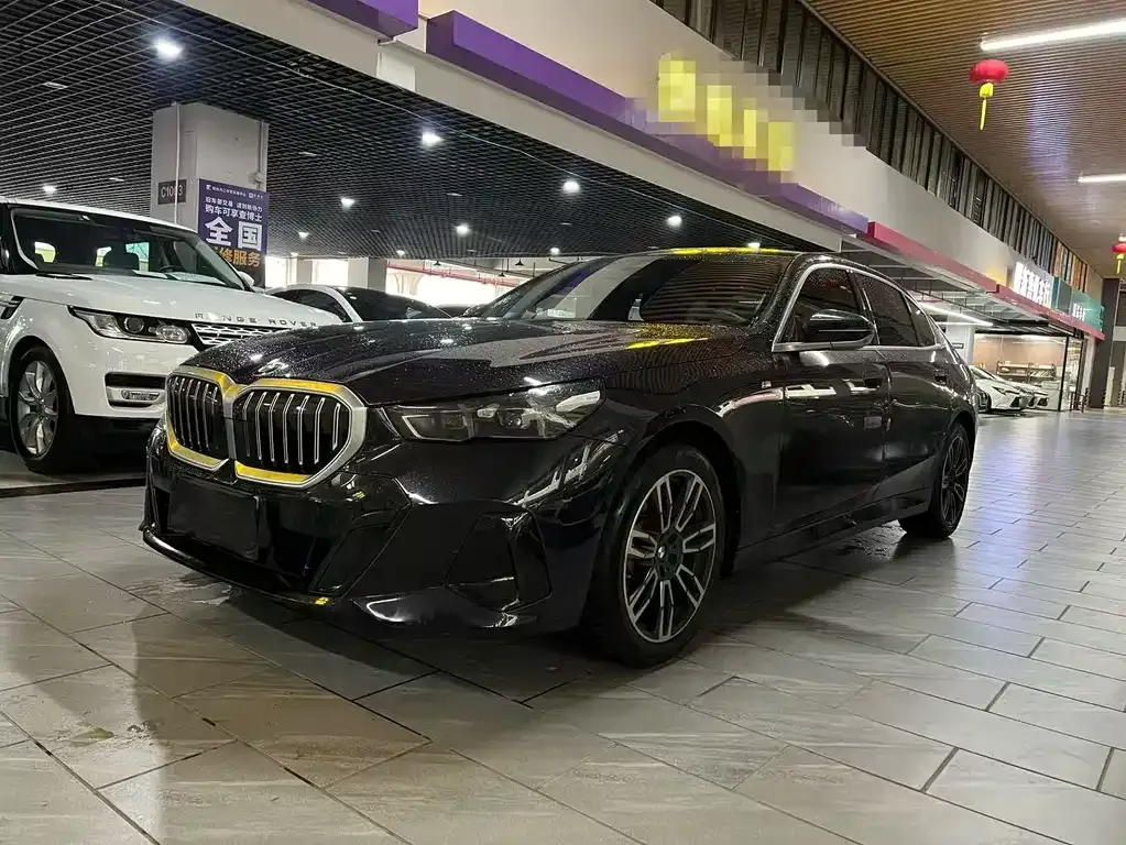 BMW 5 Series — фото 1