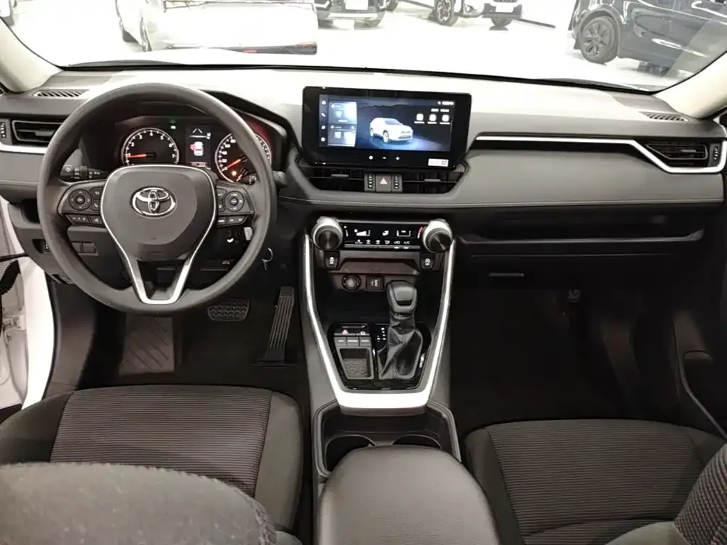 Toyota RAV4 — фото 8
