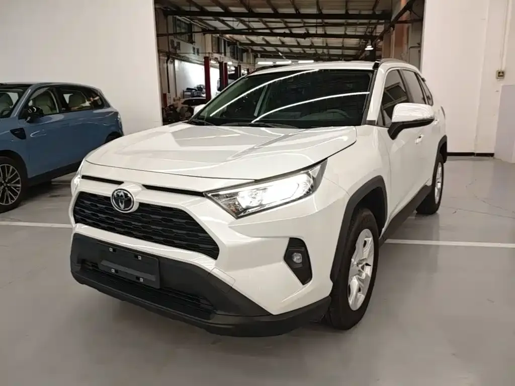 Toyota RAV4 — фото 3