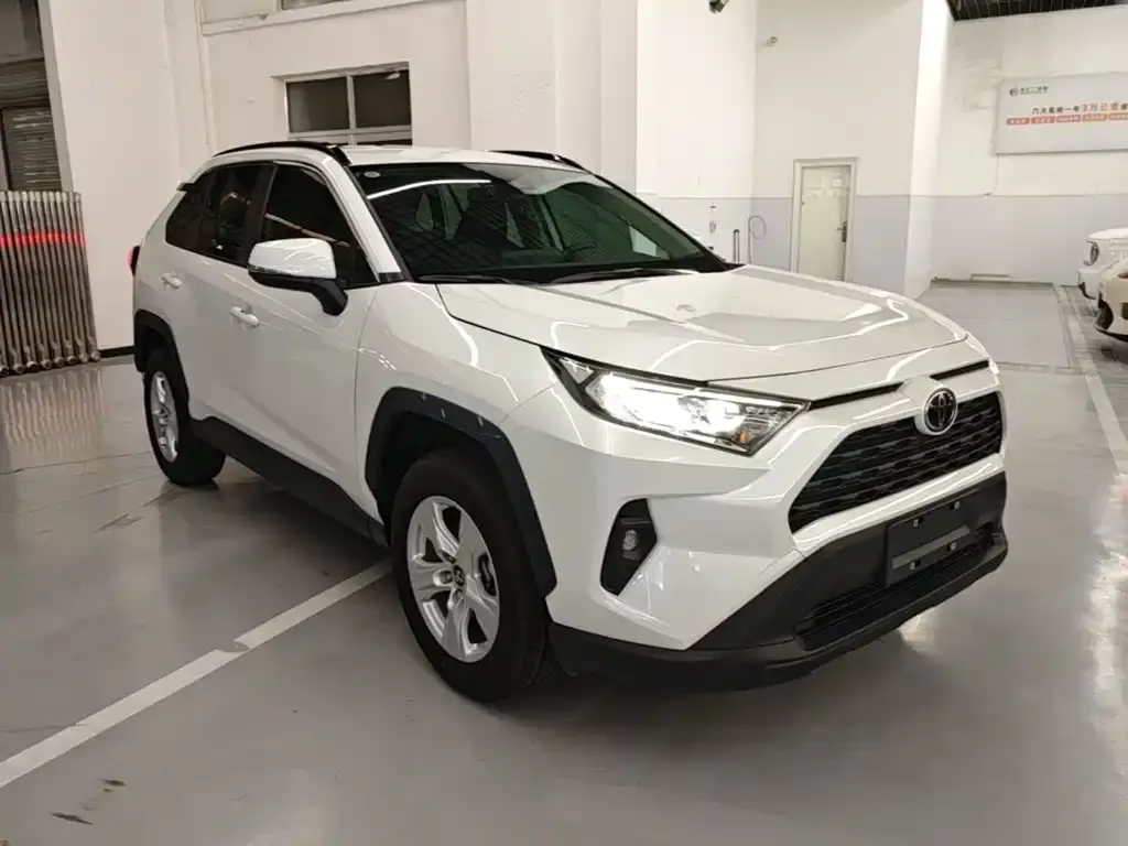 Toyota RAV4 — фото 2