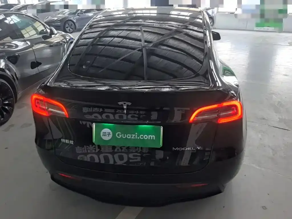 Tesla Model Y — фото 9