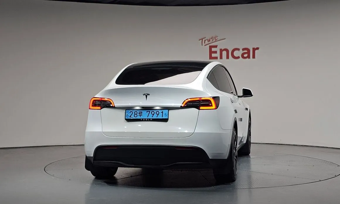 Tesla Model Y — фото 2