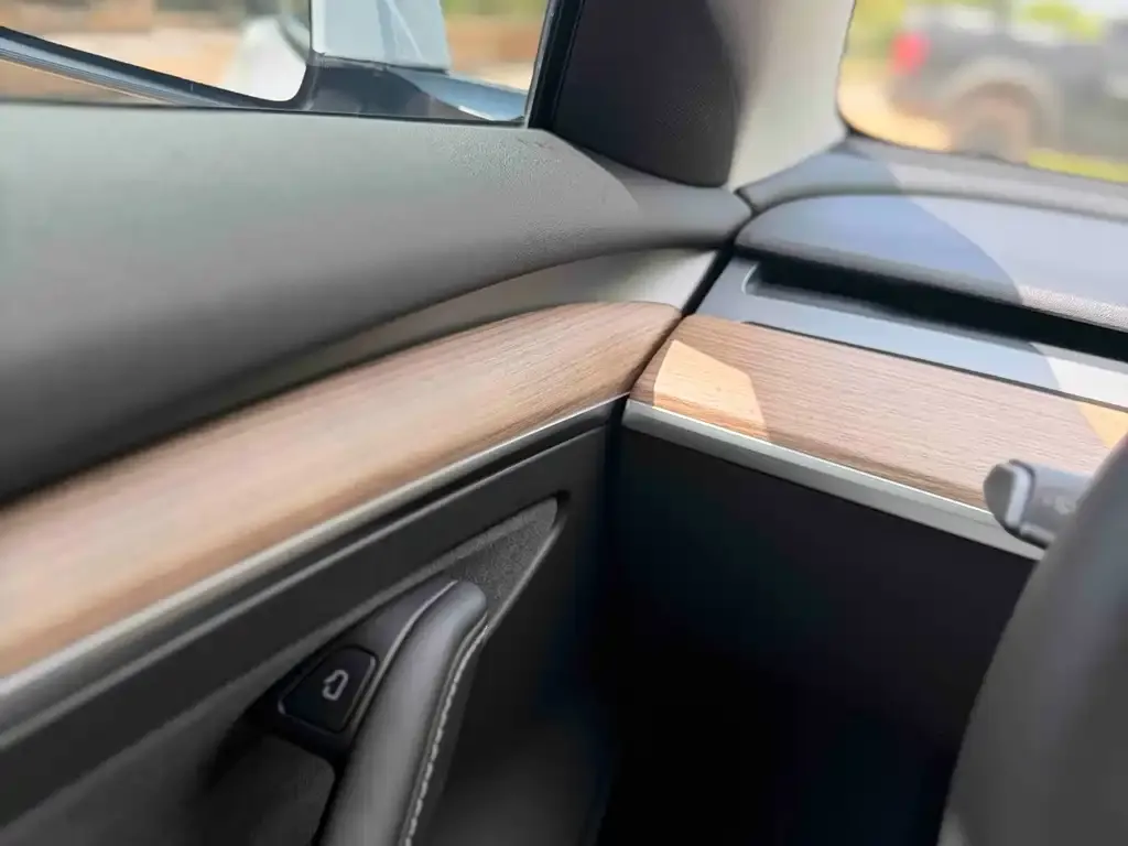 Tesla Model 3 — фото 4