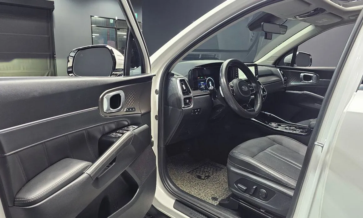 Kia Sorento — фото 8