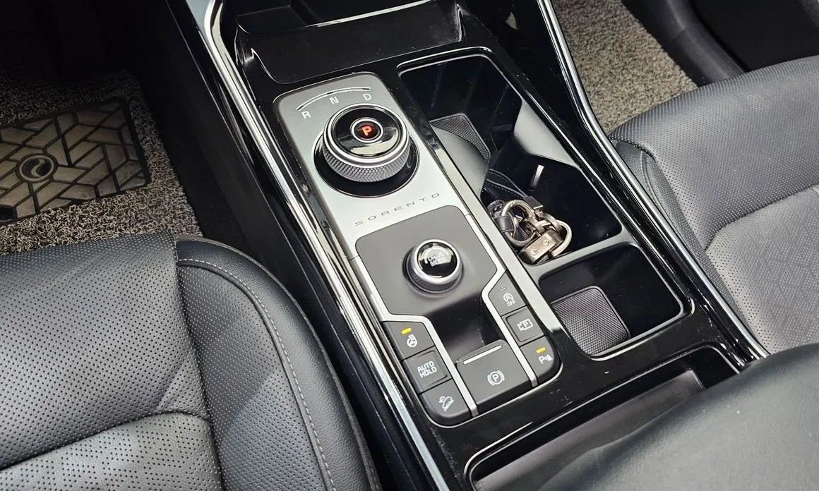 Kia Sorento — фото 9