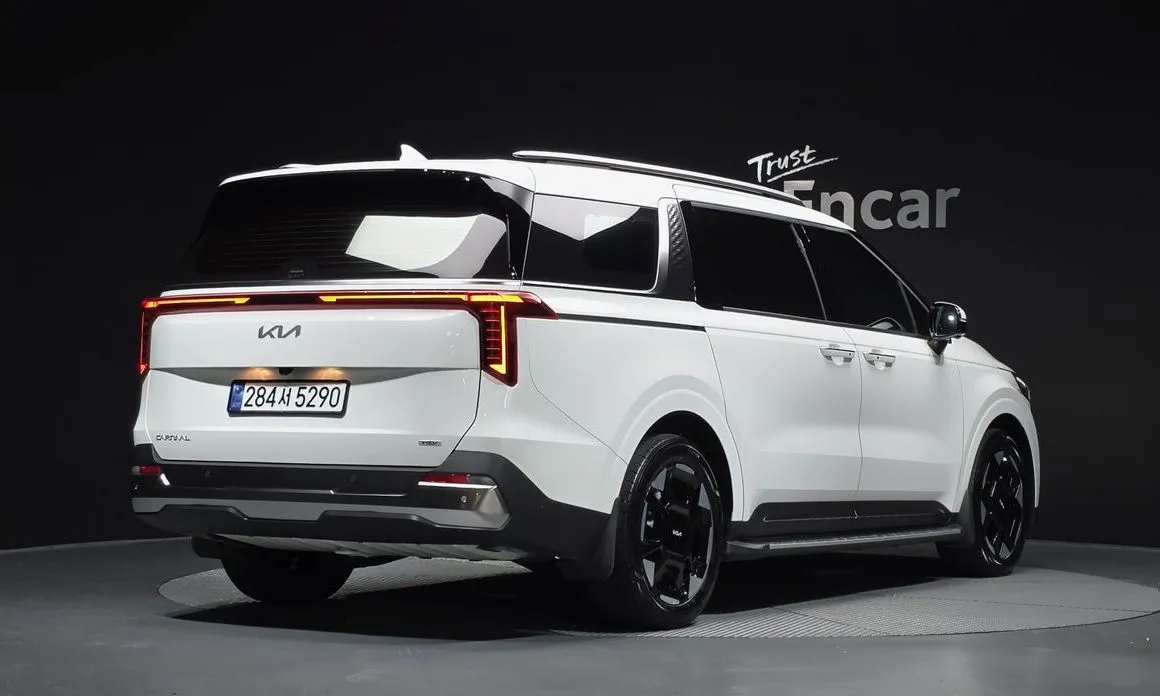 Kia Carnival — фото 10