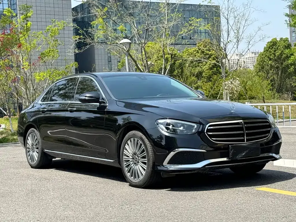 Mercedes-Benz E-Class — фото 10