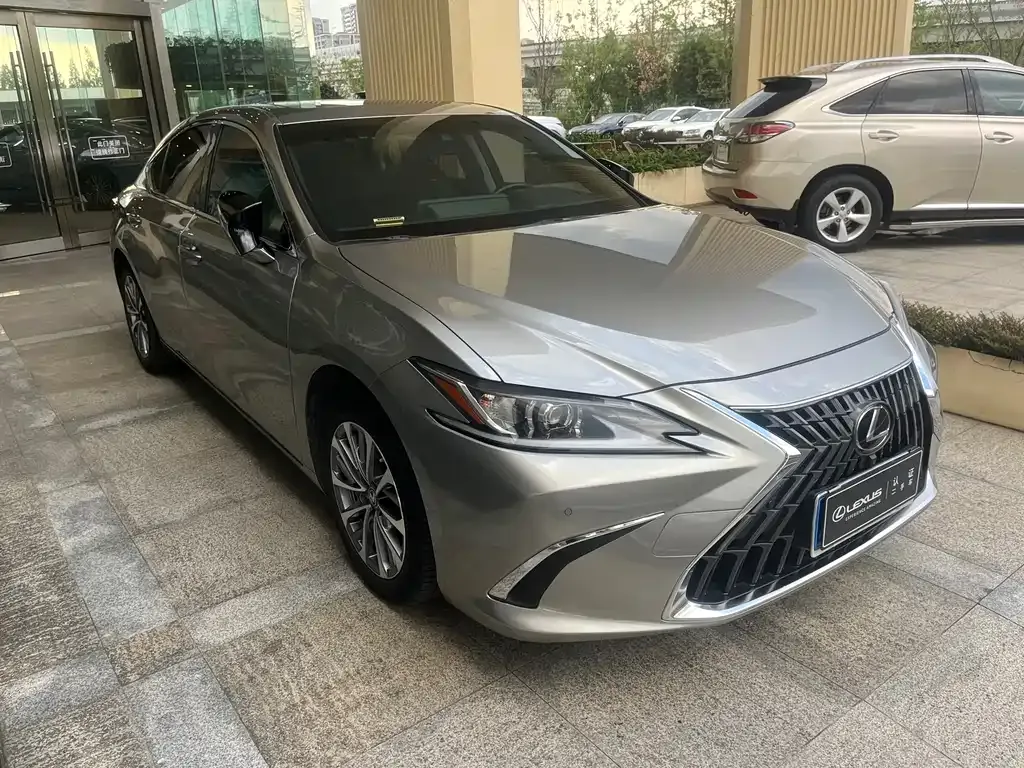 Lexus ES — фото 9
