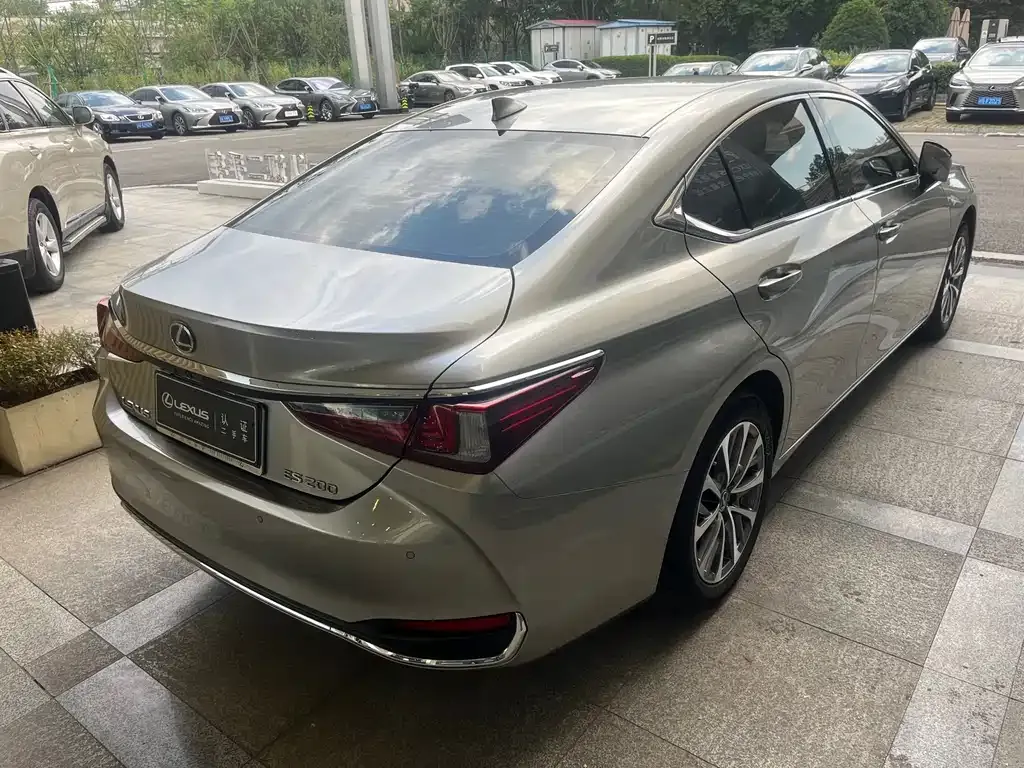 Lexus ES — фото 2
