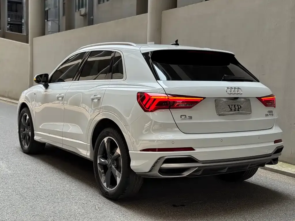 Audi Q3 — фото 10